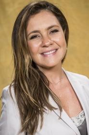 Photo of Adriana Esteves image size 729x1094