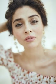 Photo of Cemre Baysel image size 1707x2560