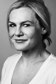 Photo of Ella Kenion image size 666x1000