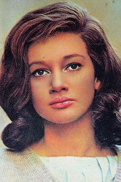 Photo of Carla Gravina image size 394x591