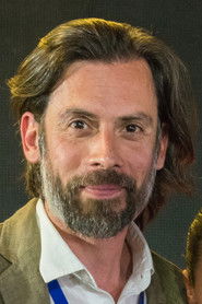 Photo of Néstor Cantillana image size 1100x1650