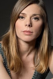 Photo of Paula Luiz image size 775x1162