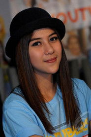 Photo of Adinda Thomas image size 500x750