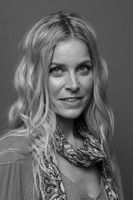 Photo of Sheri Moon Zombie image size 300x450