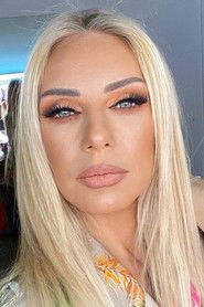 Photo of Elena Tsavalia image size 1000x1500