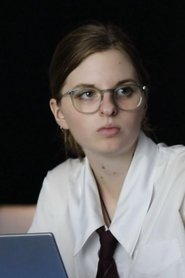 Photo of Madi Austen image size 800x1200