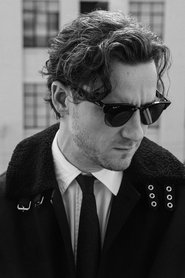 Photo of Lewis Pullman image size 1000x1500