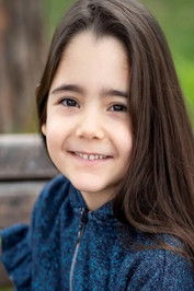 Photo of Dea Lanzaro image size 400x600