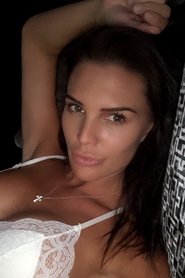 Photo of Danielle Lloyd image size 640x960