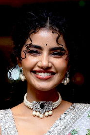 Photo of Anupama Parameswaran image size 800x1200
