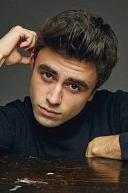 Photo of Itzan Escamilla image size 800x1200