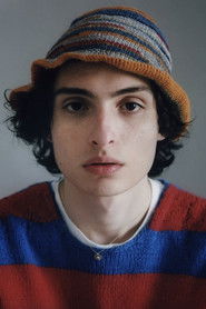 Photo of Finn Wolfhard image size 800x1200