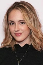 Photo of Julia Butters image size 600x900