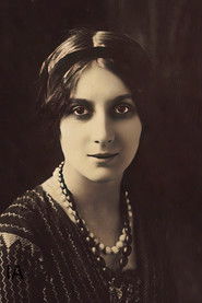 Photo of Stacia Napierkowska image size 883x1324