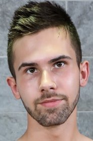 Photo of Mikey Monroe image size 300x450