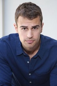 Photo of Theo James image size 2000x3000