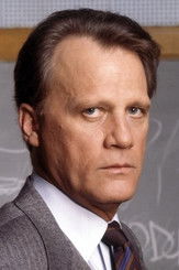 Photo of Leon Russom image size 369x554