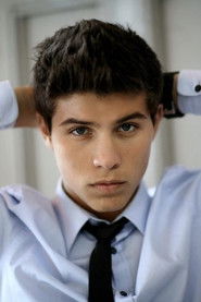 Photo of Luke Bilyk image size 427x640