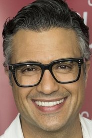 Photo of Jaime Camil image size 445x667
