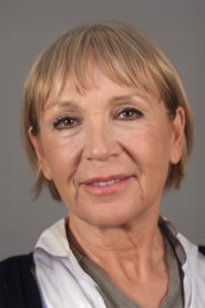 Photo of Zeynep Tedü image size 1200x1800