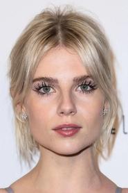 Photo of Lucy Boynton image size 800x1200
