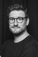 Photo of Paul Taylor image size 300x450