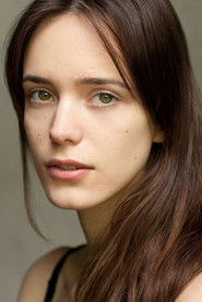 Photo of Stacy Martin image size 600x900