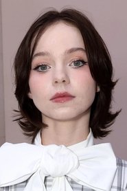 Photo of Emma Myers image size 954x1431