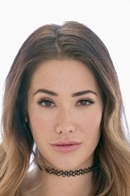 Photo of Eva Lovia image size 1161x1742