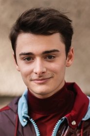 Photo of Noah Schnapp image size 1672x2507