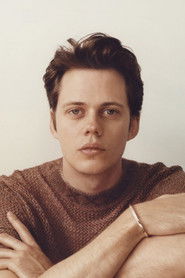 Photo of Bill Skarsgård image size 1076x1614