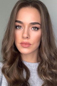 Photo of Bensu Soral image size 685x1028