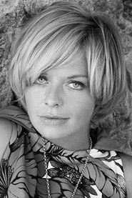 Photo of Susannah York image size 667x1000