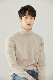 Photo of Kim Jong Yoon image size 750x1125