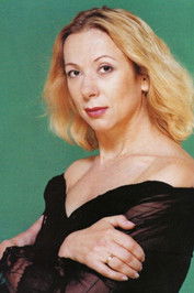 Photo of Oksana Mysina image size 400x600