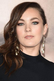 Photo of Virginia Kull image size 400x600