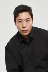 Photo of Tae Won-seok image size 376x564