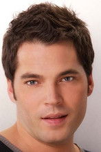 Photo of Tim Rozon image size 333x500