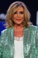 Photo of Lydia Lozano image size 300x450