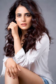 Photo of Radhikka Madan image size 500x750