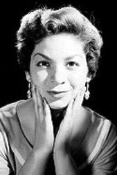 Photo of Eugenia Avendaño image size 381x572