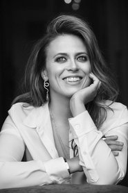Photo of Ine Jansen image size 1332x2000