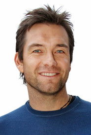 Photo of Antony Starr image size 607x900