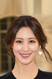 Photo of Claudia Kim image size 400x600
