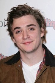 Photo of Kyle Gallner image size 2000x3000