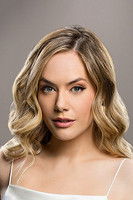 Photo of Annika Noelle image size 300x450