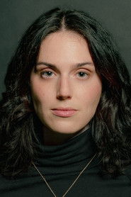 Photo of Eva Victor image size 424x636