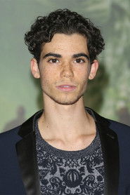 Photo of Cameron Boyce image size 2000x3000