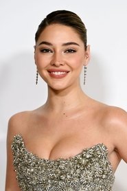 Photo of Madelyn Cline image size 1166x1749