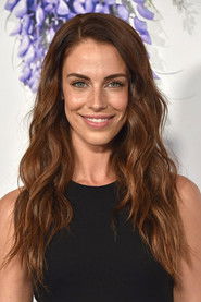 Photo of Jessica Lowndes image size 654x980